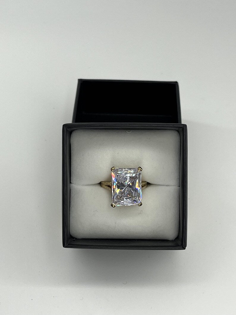 Gold Vintage Cocktail Ring with Swarovski Crystal - Elegant Statement Costume Jewerly