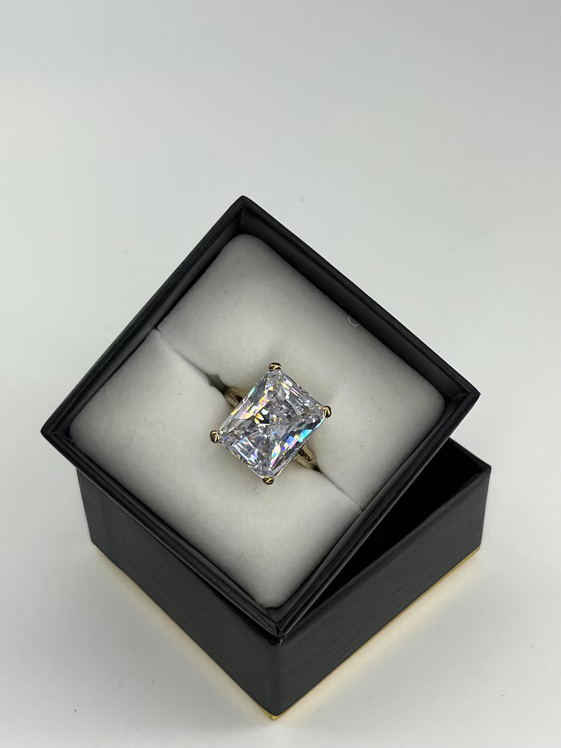 Gold Vintage Cocktail Ring with Swarovski Crystal - Elegant Statement Costume Jewerly