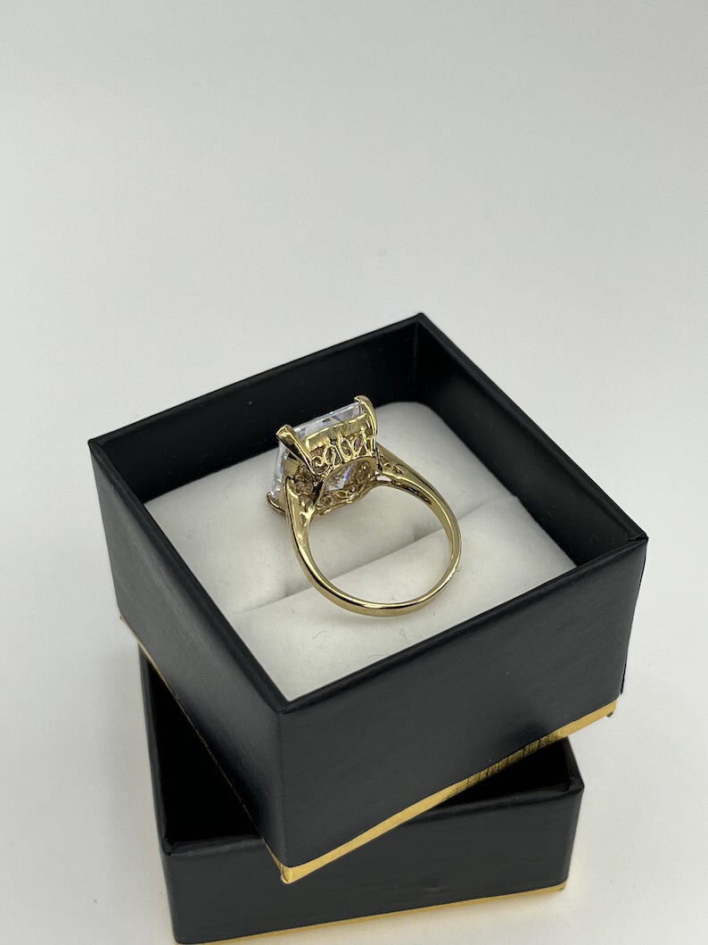 Gold Vintage Cocktail Ring with Swarovski Crystal - Elegant Statement Costume Jewerly