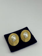 Vintage Gold Textured Pearl Earrings - Elegant 1980s Statement Jewellery, Classic Old Money Style