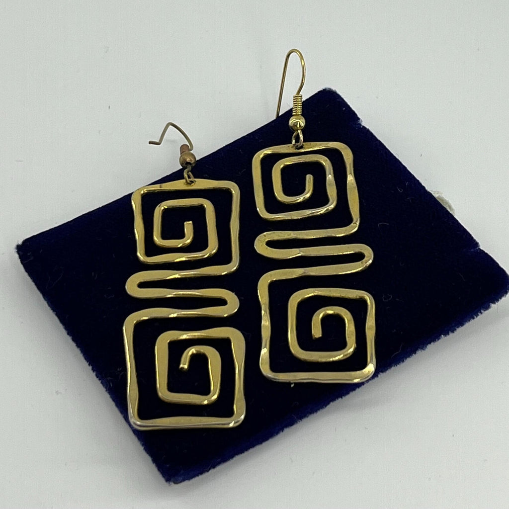 Vintage Geometric Gold Dangle Earrings – Abstract Hammered Spiral Statement Jewellery, 1980s Modernist Art Style