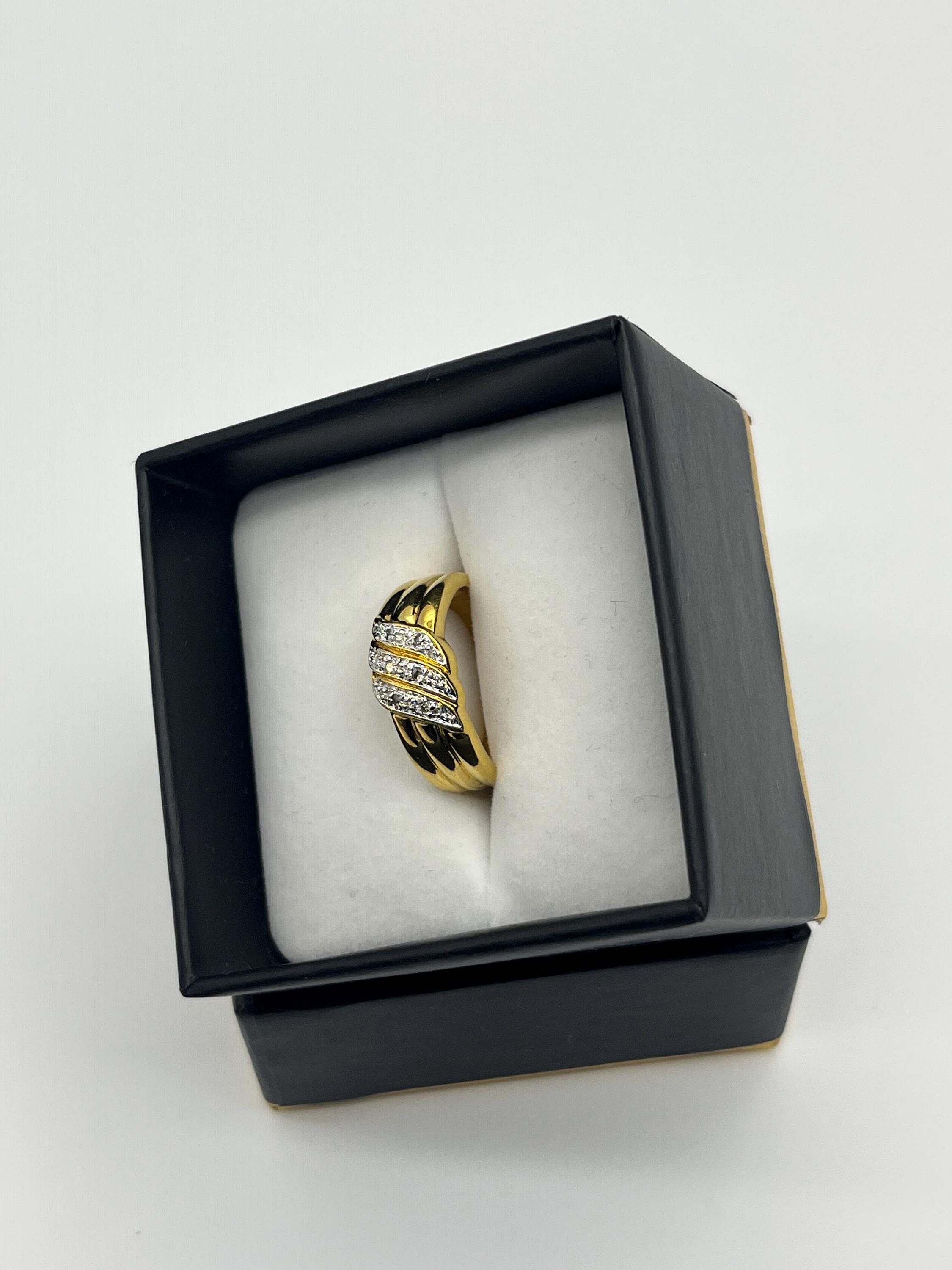 Vintage Gold-Tone Cubic Zirconia Ring – Bold Criss-Cross Statement Band