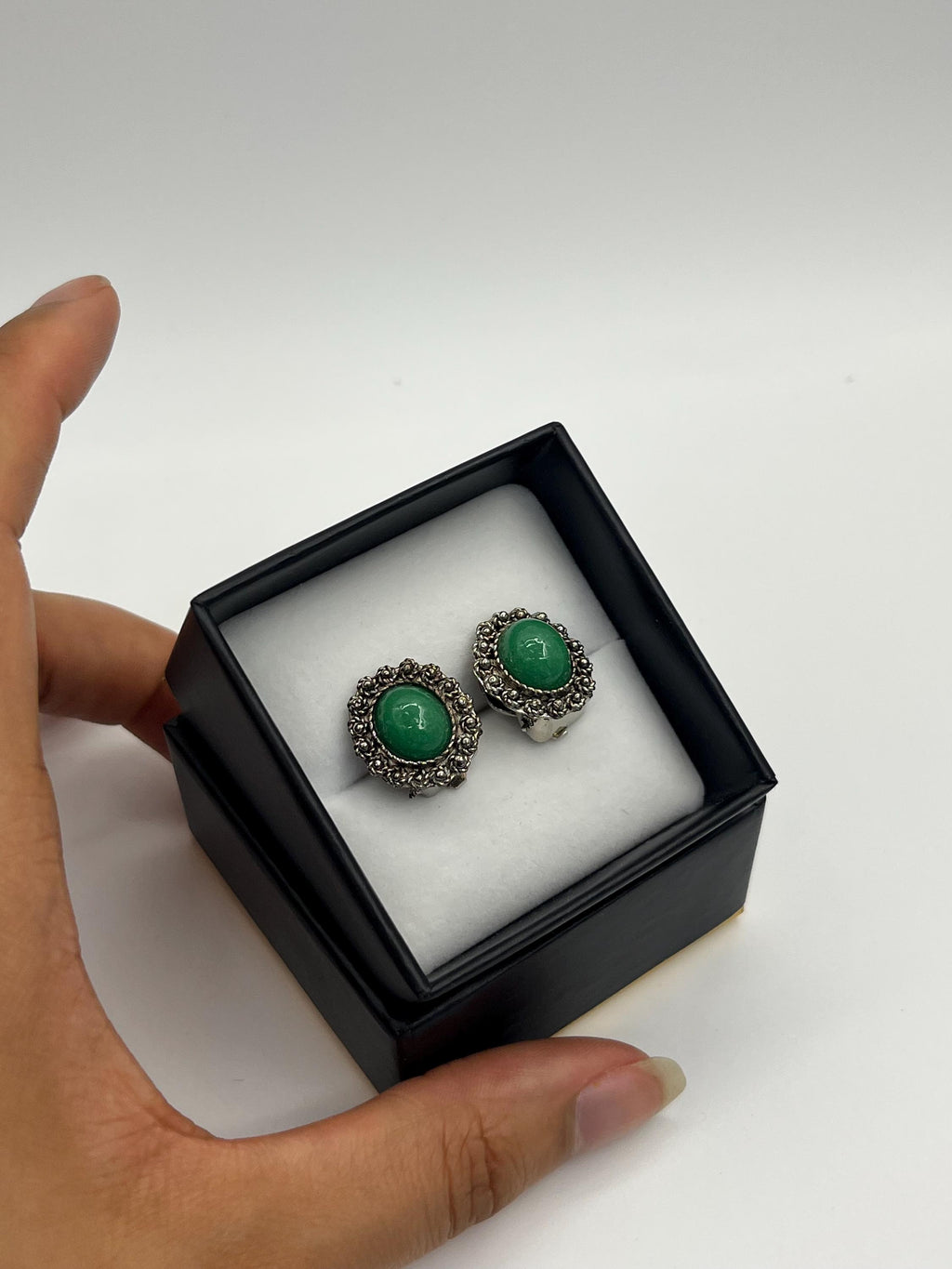 Vintage Green Marbled Clip-On Earrings | Silver Filigree Costume Jewelry