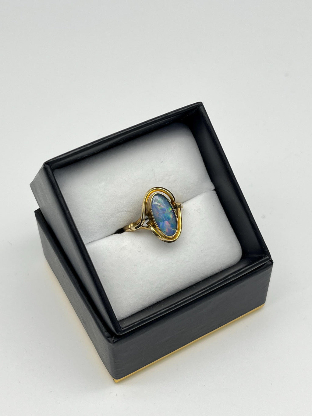 Vintage 9ct Gold Australian Opal Ring | Sculptural Setting