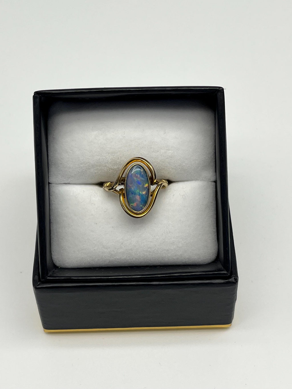 Vintage 9ct Gold Australian Opal Ring | Sculptural Setting