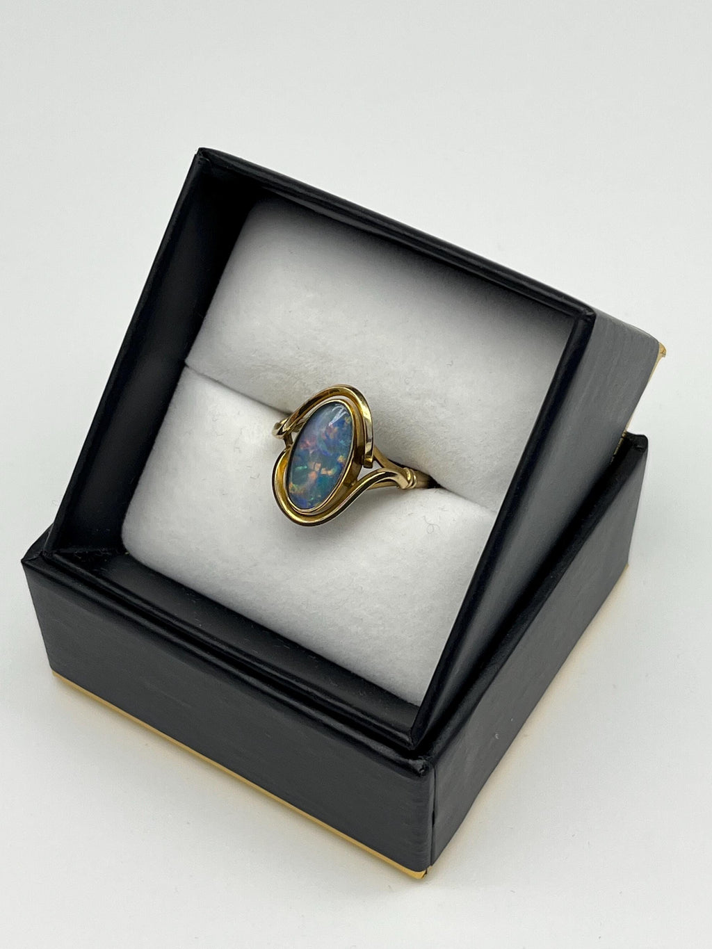 Vintage 9ct Gold Australian Opal Ring | Sculptural Setting