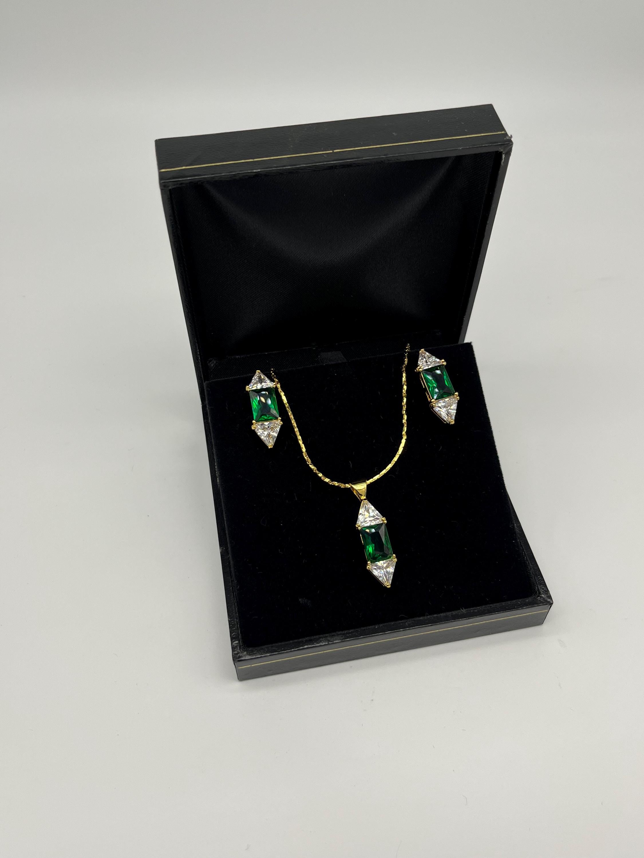Art Deco Emerald-Cut Cubic Zirconia Necklace & Earrings Set – Old-Hollywood Glamour Reimagined