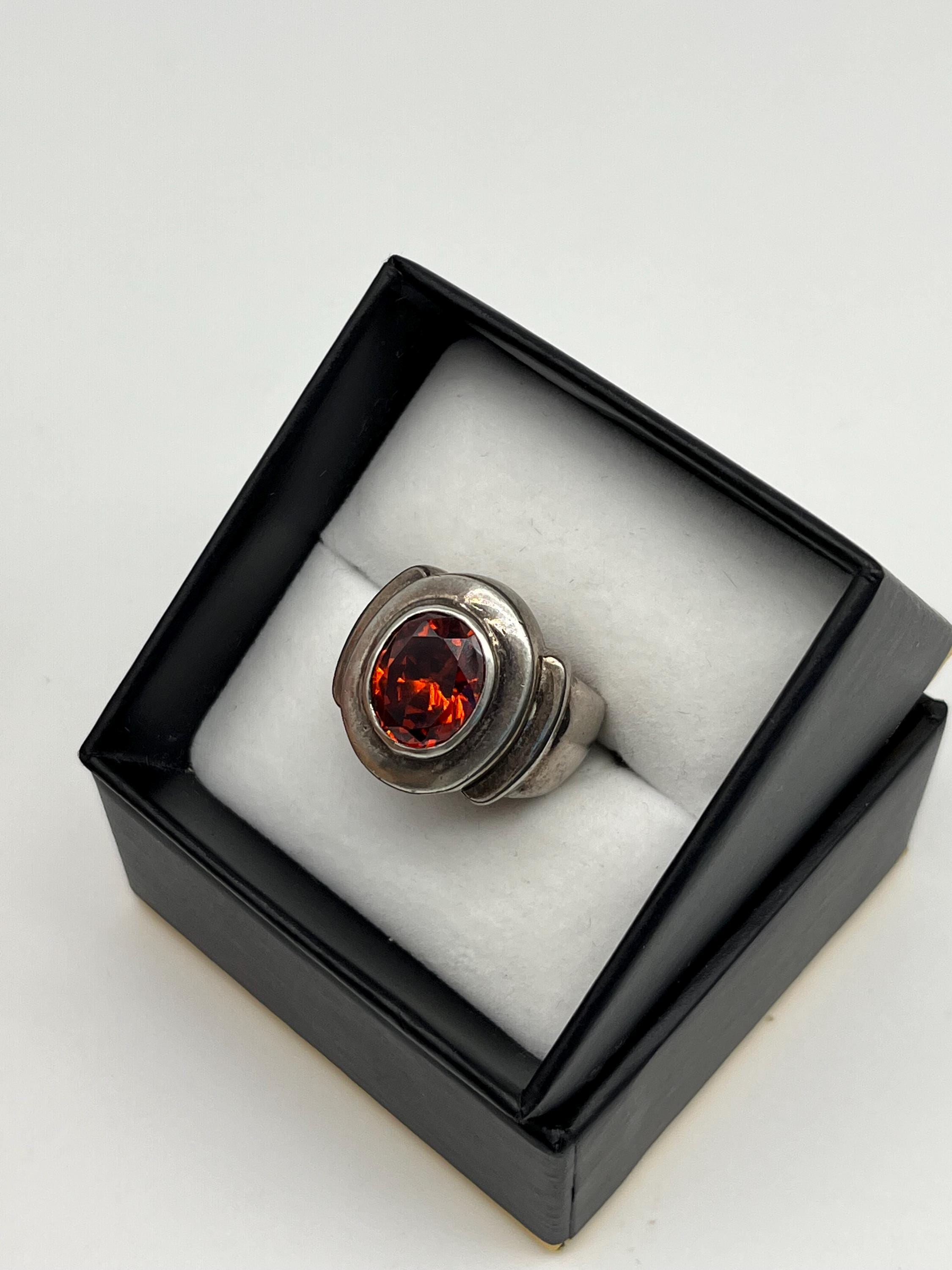 Vintage Sterling Silver Ring with Fiery Garnet-Coloured Crystal – Size N (US 7) – Statement Cocktail Ring
